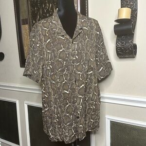 H&M Men's Brown Snake Print Short Sleeve Shirt
